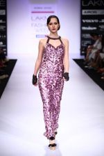 Model walk the ramp for Komal Sood, Pernia Qureshi show at Lakme Fashion Week Day 2 on 4th Aug 2012 (111).JPG